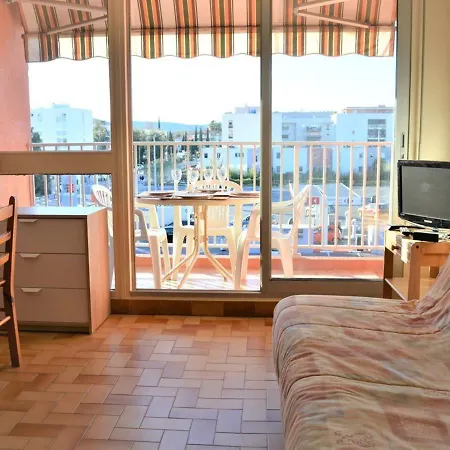 Le Lavandou, 1 Piece, 4 Personnes - Fr-1-251-315 Apartment Le Lavandou