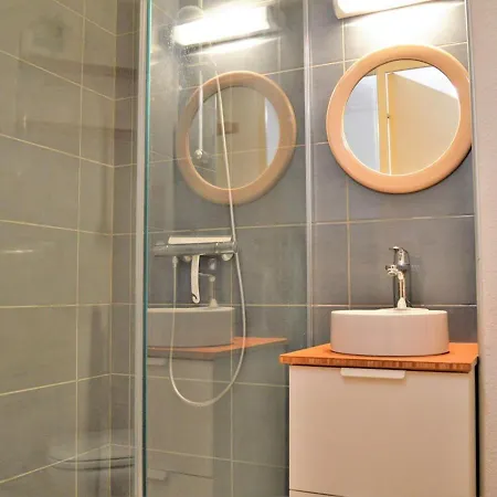 Le Lavandou, 1 Piece, 4 Personnes - Fr-1-251-315 Apartment